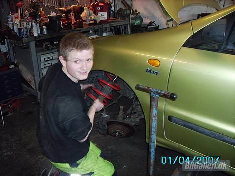 Fiat Bravo 1.4 SX "Byttet" - Så grim ser han ud når han konsentrere sig :P:P:P billede 8