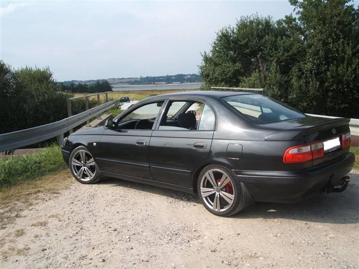 Toyota Carina E                  - Man kan lige skimte den nye Engsø bagved.  Sidste sommer billede 18