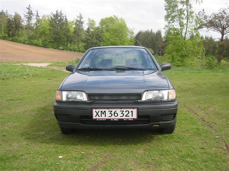 Nissan Sunny ''Smadret'' - Mit gitter som jeg selv har lavet. billede 1