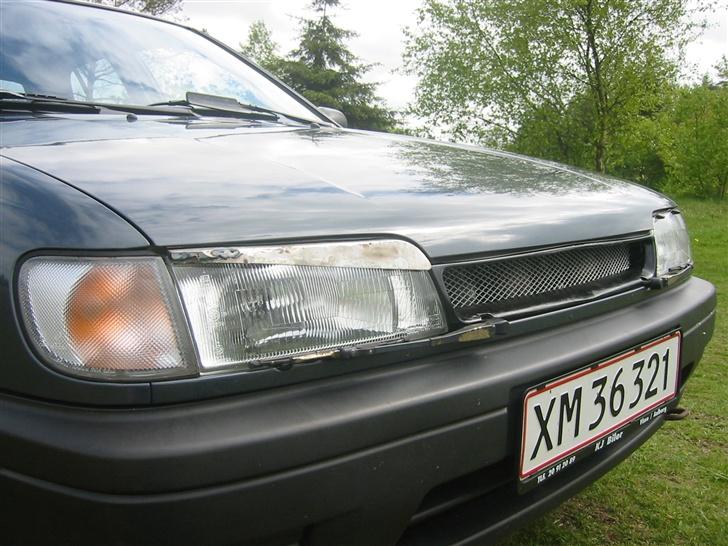 Nissan Sunny ''Smadret'' - øjenskygge. tager sin til at lave det når man ikke vil svejse i hjelmen. men det bliver nok godt alligevel billede 10