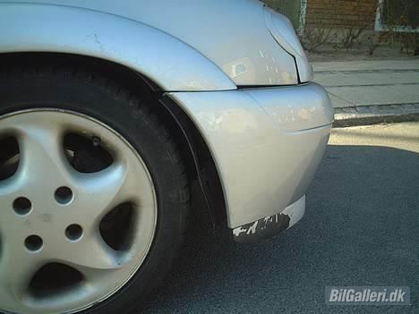 Citroën Saxo 1,6 16v VTS (Solgt)  - Inderskærm er smadret efter møde med en kat billede 10