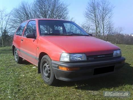 Daihatsu Charade "solgt" - Jeg kunne godt lige smide 30 kilo efter den, hvis jeg havde dem. billede 11