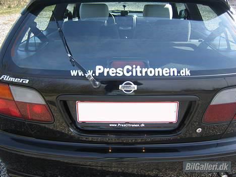 Nissan Almera Le Mans (SOLGT) - En fuld person der lige syntes at min bagvisker skulle knækket bagover så nu skaller malingen af..idiot!!....www.PresCitronen.dk  sprut, øl, slik og chips inden for 45 min. :) billede 9
