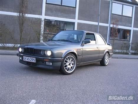 BMW E30 320i (Solgt) billede 1