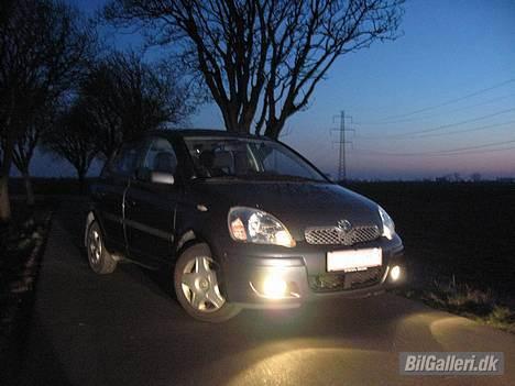 Toyota Yaris "Blue" - Night vision 1 billede 1