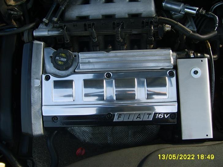 Fiat Bravo 1.8 GT (Solgt) - Poleret dæksel. Og så har jeg bukket noget metal som skjuler billede 16