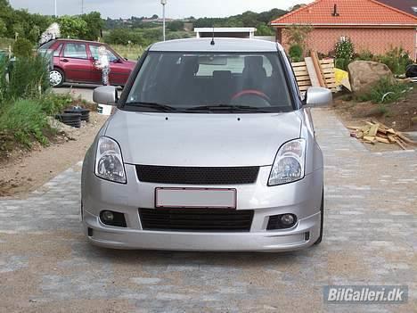 Suzuki Swift 1,5 vvt *knust* billede 2