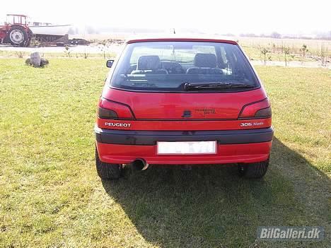 Peugeot 306  *SOLGT* - måkkerfoker udstødning.. gir noget lyd :-) billede 4
