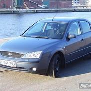 Ford Mondeo....