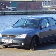 Ford Mondeo....