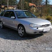 Ford Mondeo v6 GHIA