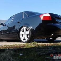 Audi a4 limousine død