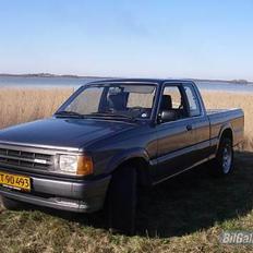 Mazda B2200i    (solgt)