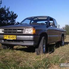 Mazda B2200i    (solgt)