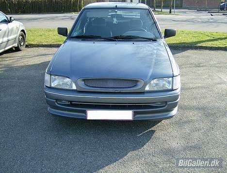 Ford Escort Skrottet billede 2