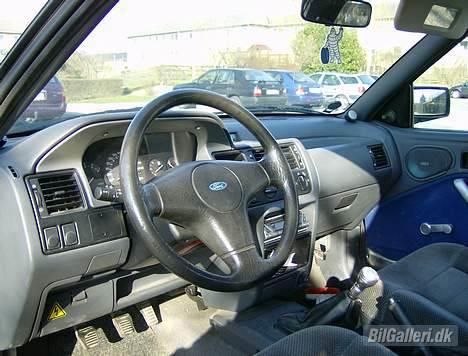 Ford Escort Skrottet billede 4