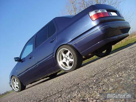 VW Vento SOLGT billede 1