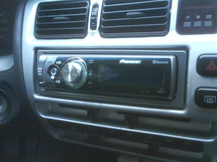 Toyota corolla 1,6 gsi byttet - det nye pioneer.. spiller bar max! billede 12