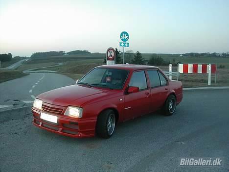 Opel Ascona C GT 2,0i billede 2