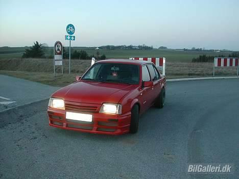 Opel Ascona C GT 2,0i billede 3