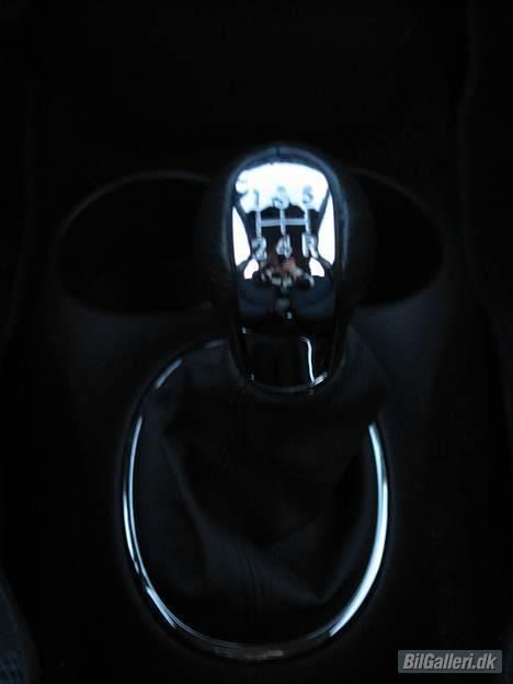 Toyota Yaris "Blue" - Læder/Alu gear knop billede 11