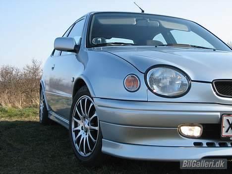 Toyota Corolla E11 *SOLGT* billede 1