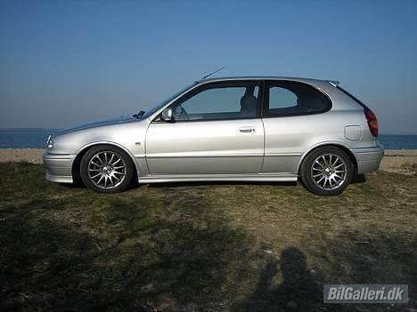 Toyota Corolla E11 *SOLGT* billede 3