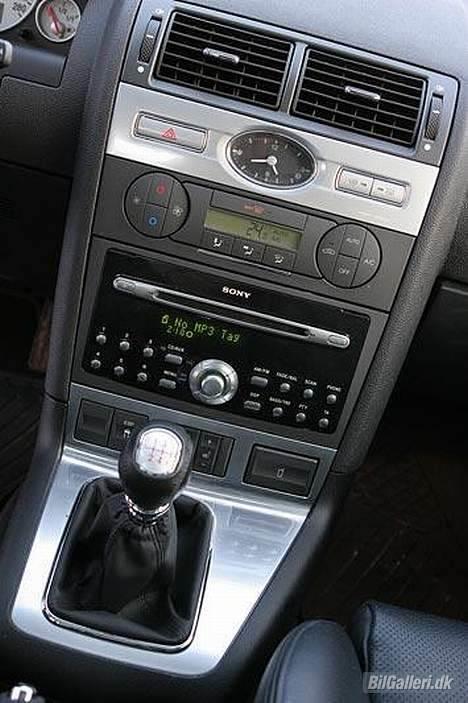 Ford Mondeo.... - Det gl  front panel er udskiftet med en 2006 models! (-;          (SOLGT) billede 12