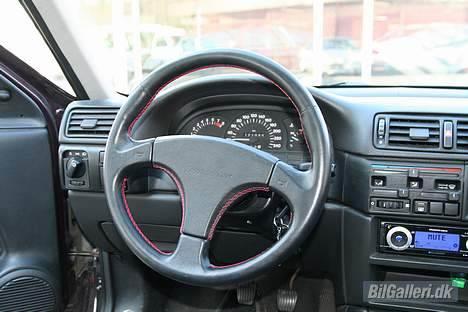 Opel     Vectra 2.0 16V GT - her med mit nye Irmscher læder rat..  billede 12