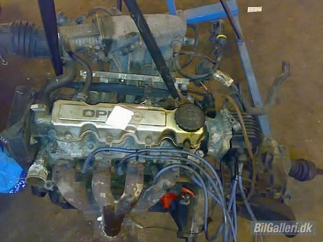 Opel corsa 1.6i til solgt - ny motor  billede 16