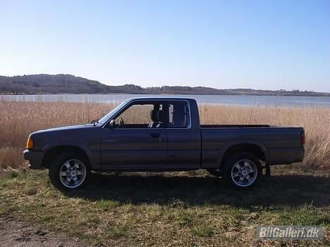 Mazda B2200i    (solgt) billede 3