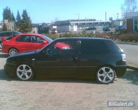 VW Golf 3, Dead and gone.  - Bilen efter den er blevet lavere... billede 7