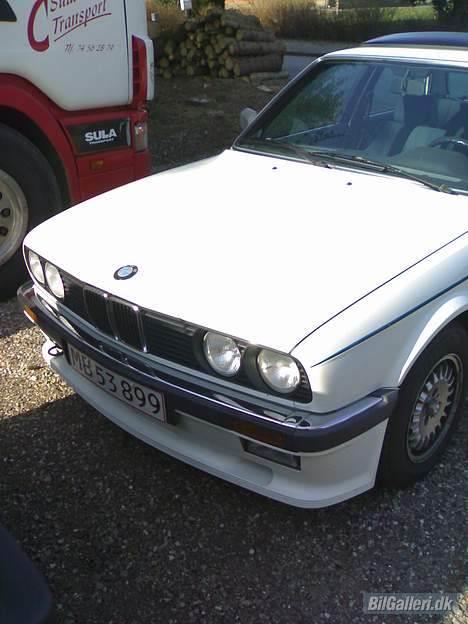 BMW 320i  e30 *solgt* billede 2