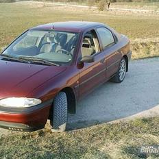 Ford Mondeo 1,8i CLX *SOLGT*