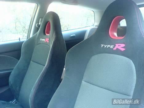 Honda Civic Type R *solgt* - Man sidder pisse godt i de sæder! billede 8