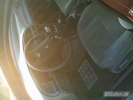 Ford Mondeo 1,8i CLX *SOLGT* billede 3