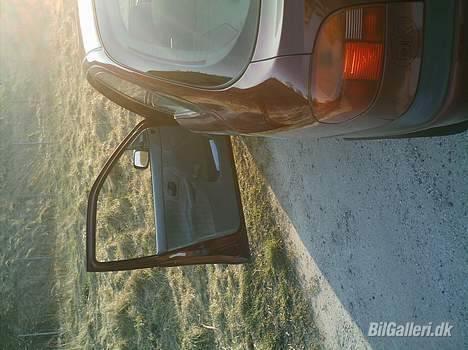 Ford Mondeo 1,8i CLX *SOLGT* billede 5