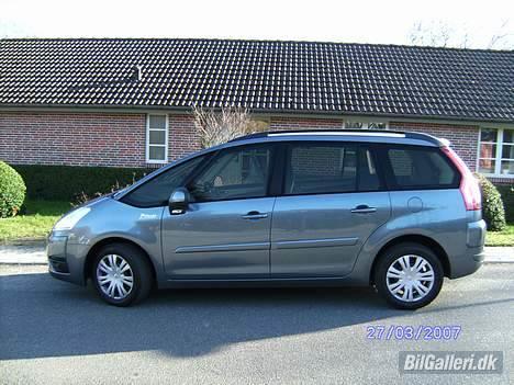 Citroën Grand C4 Picasso 1.8 VTR+ billede 1
