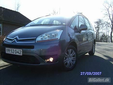 Citroën Grand C4 Picasso 1.8 VTR+ billede 2