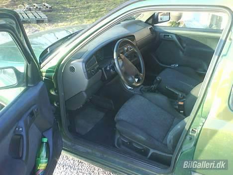 VW Vento  (solgt) - Kabinen før den blev malet.  billede 7