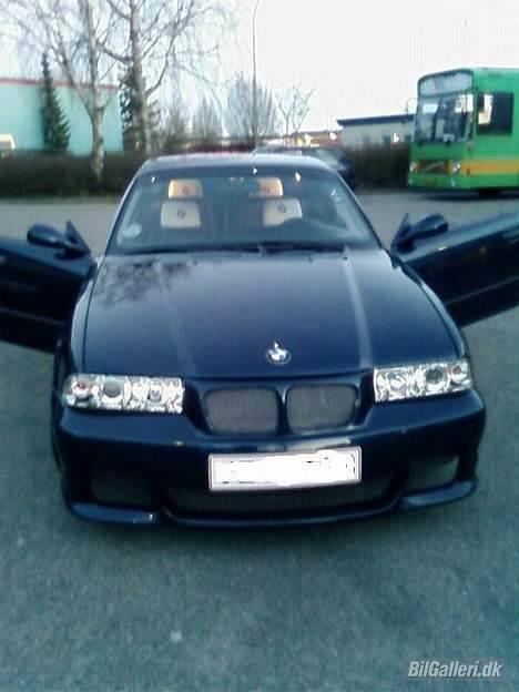 BMW 320i coupé billede 3