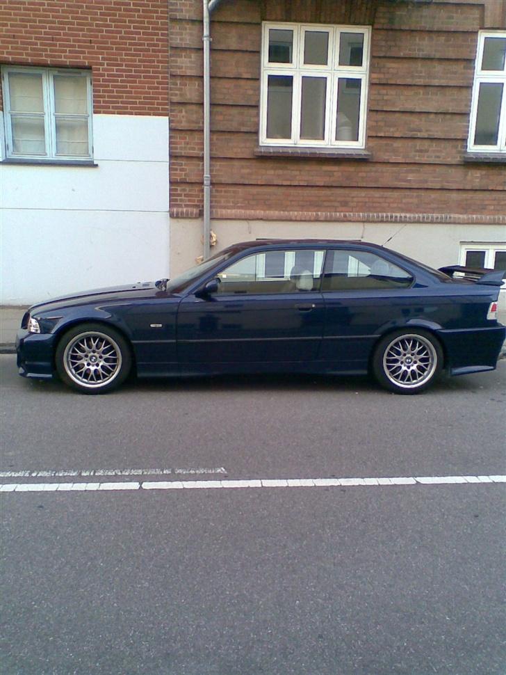 BMW 320i coupé billede 10