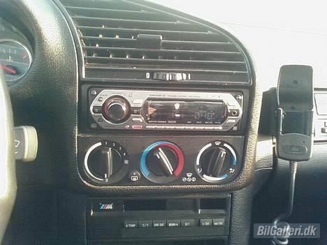 BMW 320i coupé billede 13