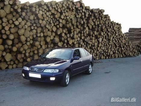 Nissan Primera 2,0i SE *SOLGT* - Så der kommet brænde hjem! billede 9