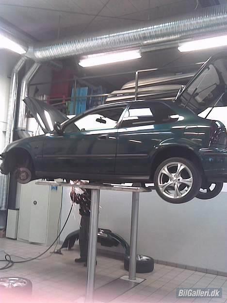 Honda Civic *SOLGT* - Her er jeg ved at lave min KØDBEN ( Stabalisator Led ) billede 12