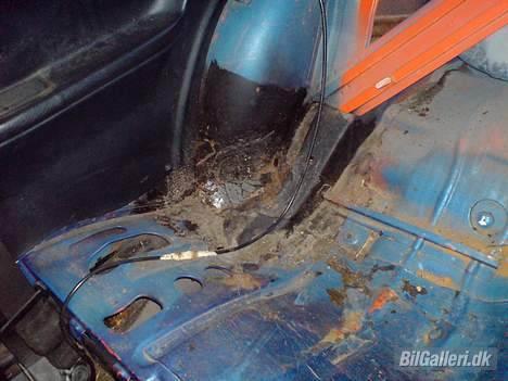 Opel kadett c coupe (SOLGT) - Der er hul ned til hjulet i begge bagskærme... billede 8