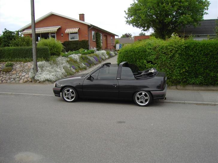Opel Kadett Cab Solgt - Her er det sidste nye billed, med de nye alufælge billede 1