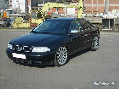 Audi A4 1,8T quattro SOLGT billede 1