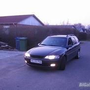 Opel vectra st.car