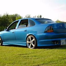 Opel VECTRA B Totaltskadet